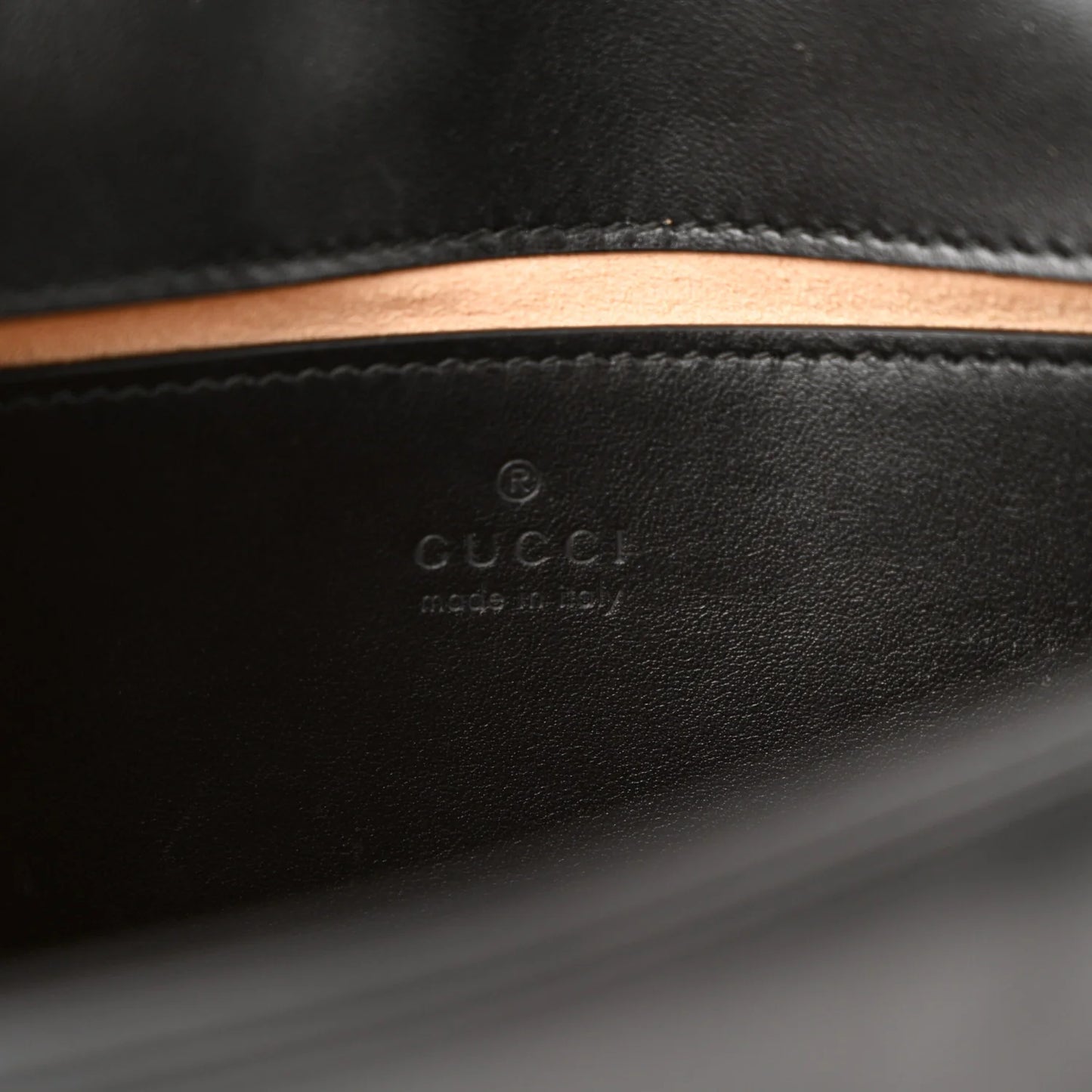 Gucci Marmont Mini Damen-Schultertasche Matelassé Schwarz • Gebraucht