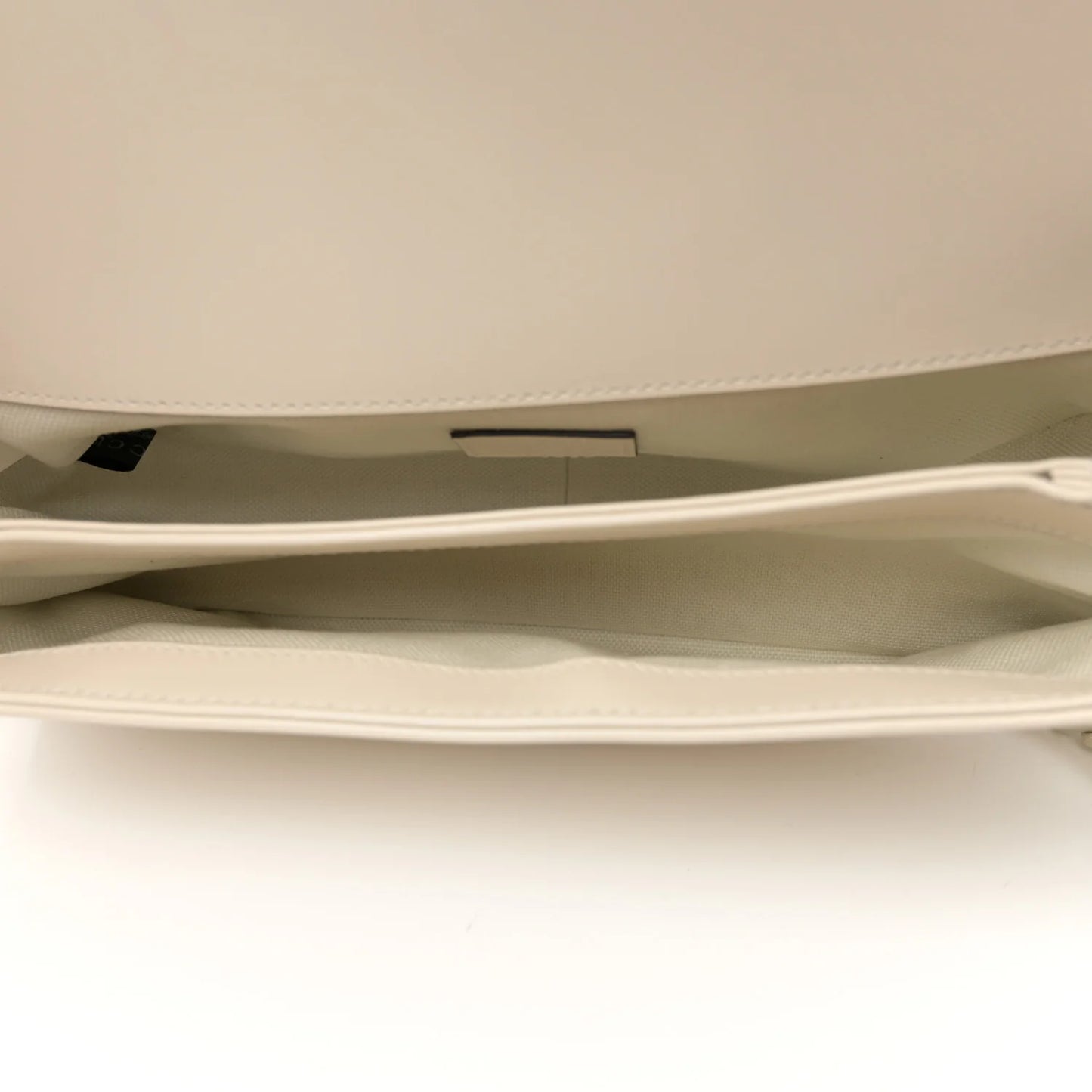 Gucci Marmont Monochrome Weiße Kleine Damen-Schultertasche Matelassé • Gebraucht