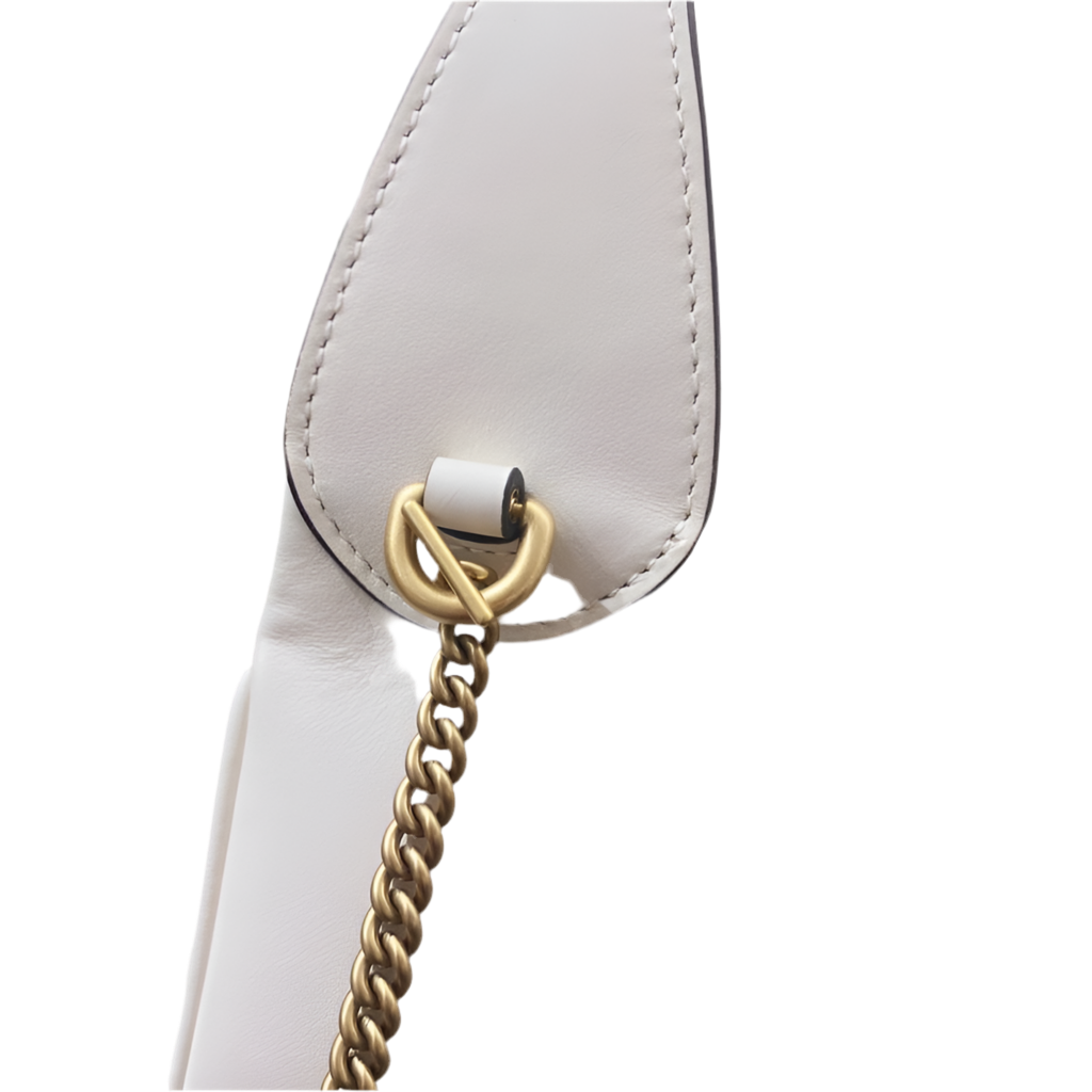 Gucci GG Marmont Mini Half Moon Umhängetasche Weiß Gebrauchte Designertasche