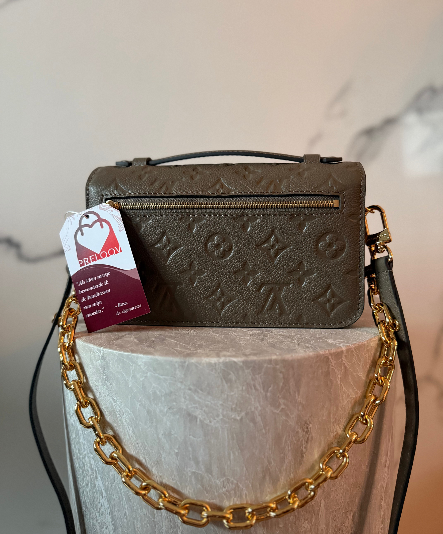 Louis Vuitton Pochette Metis East West Smoke M25910