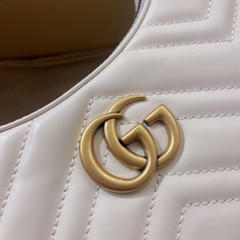 Gucci GG Marmont Mini Half Moon Umhängetasche Weiß Gebrauchte Designertasche
