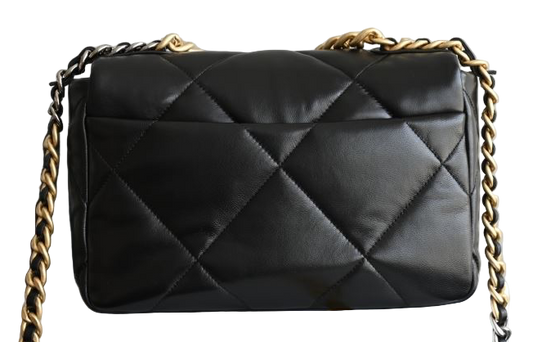 Chanel 19 Flap Bag Small – Weißes glänzendes Lammleder mit Gold-, Silber- und Ruthenium-Hardware – Gebrauchte Designer-Umhängetasche 2025