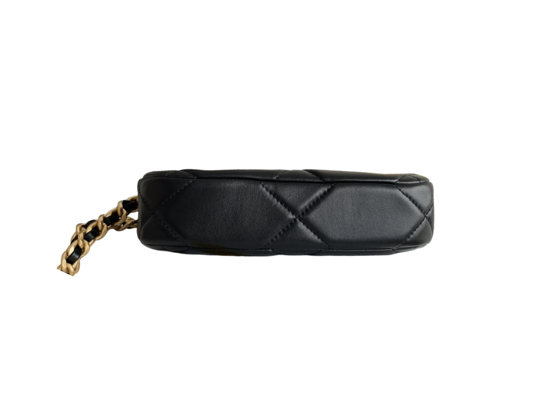 Chanel 90 Clutch 2025 – Glänzendes schwarzes Lammleder mit Metall-Umhängetasche in Gold-, Silber- und Ruthenium-Optik