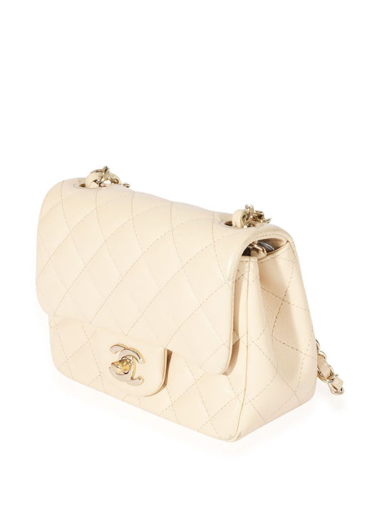 Chanel Classic Flap Crossbody Handtasche Weiß Creme Lammleder 2021 Medium