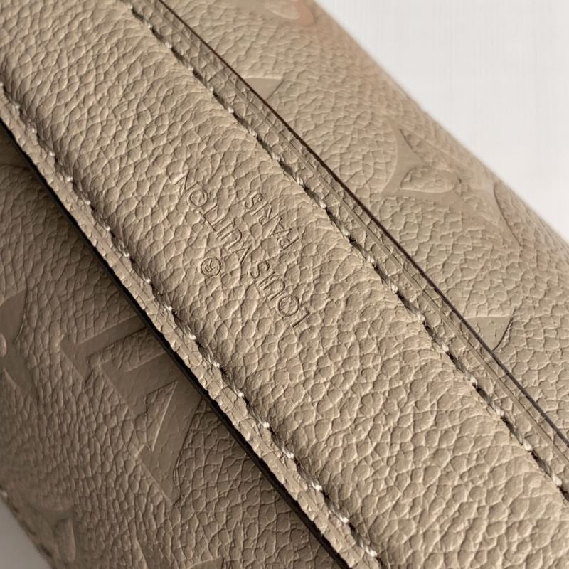 Louis Vuitton Pochette Métis Schoudertas Monogram Empreinte Leer in Dune Beige
