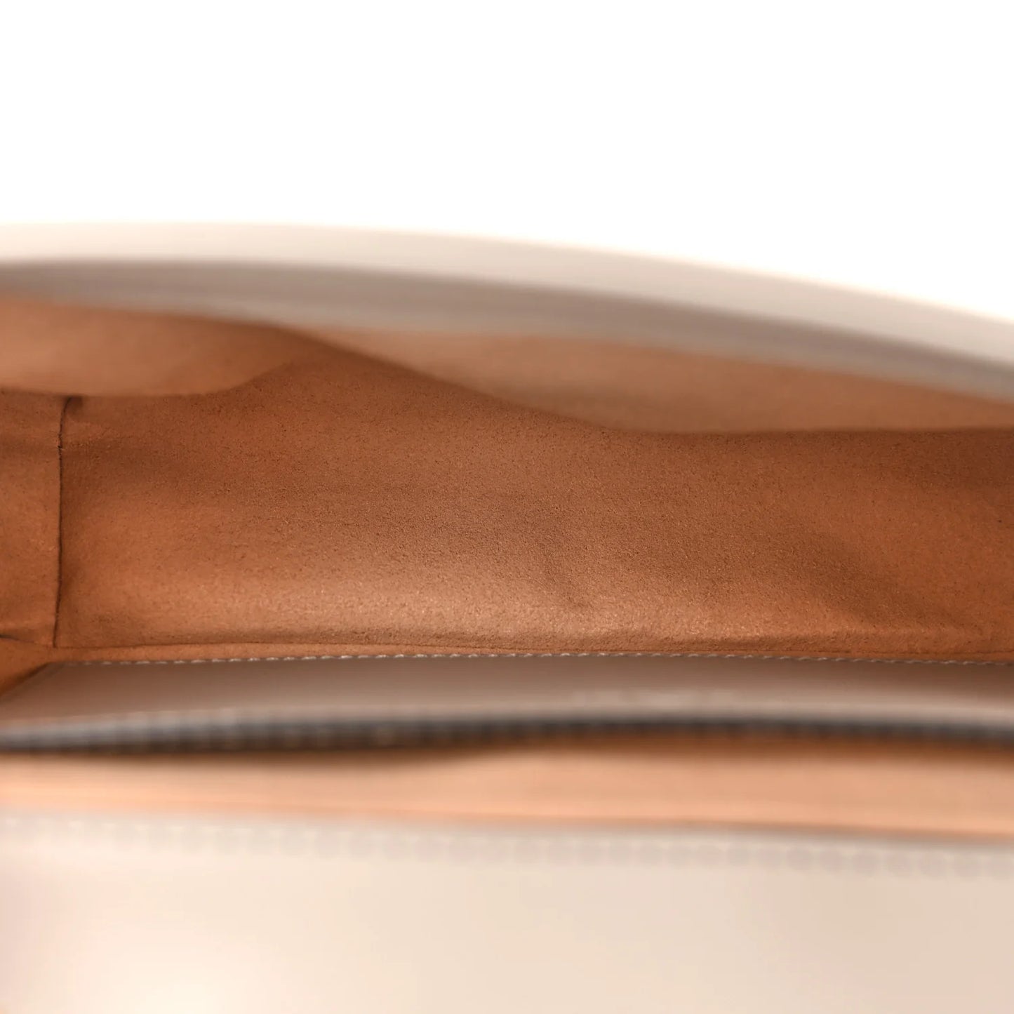 Gucci Marmont Kleine Damen-Schultertasche Matelassé 2024 Hellgrau • Gebraucht