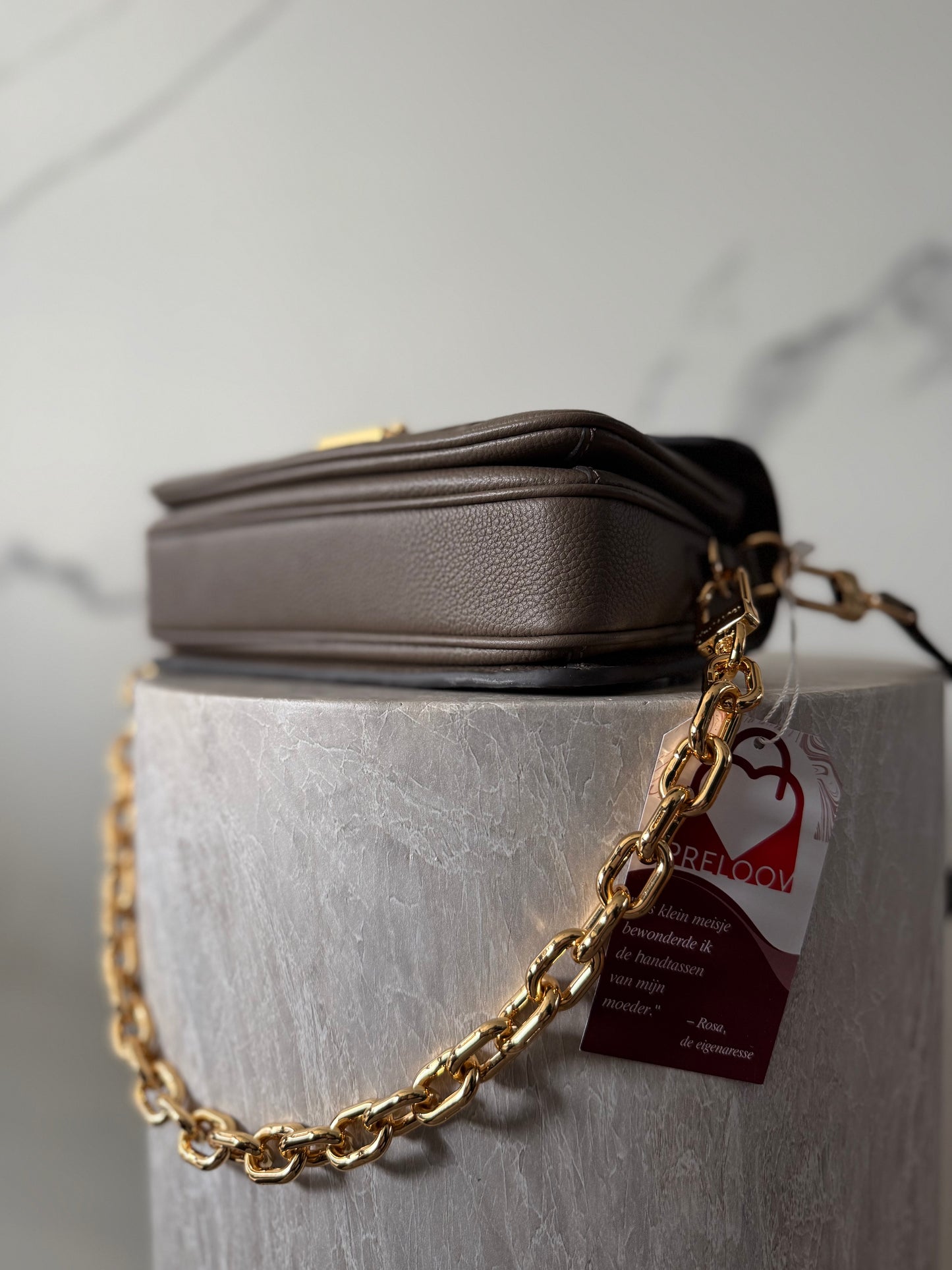 Louis Vuitton Pochette Metis East West Smoke M25910