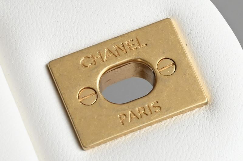 Chanel Classic Timeless Mini Flap Bag – Wit Lamsleer Gold CC & Pearl Chain