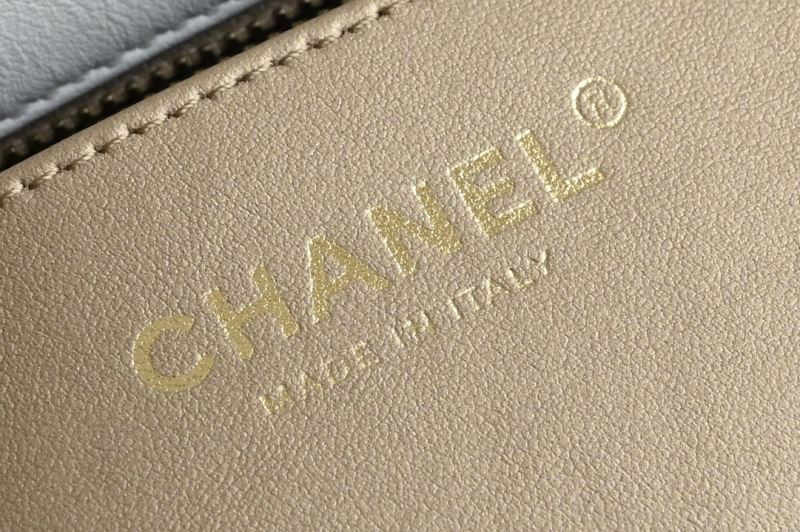 Chanel Classic Timeless Mini Flap Bag – Wit Lamsleer Gold CC & Pearl Chain