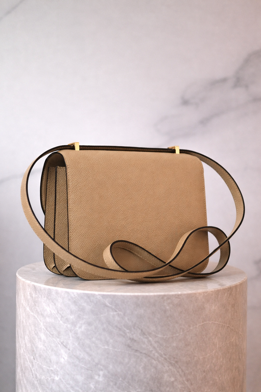 Hermès Epsom Constance 18 Poussiere – 18 x 15 x 5 cm | Gold Hardware