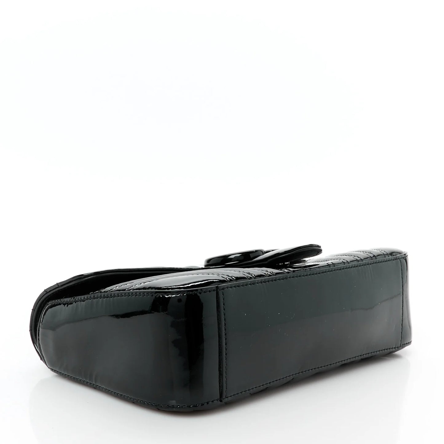 Gucci Marmont Monochrome Lackleder-Schultertasche, klein, schwarz, Matelassé • Gebraucht