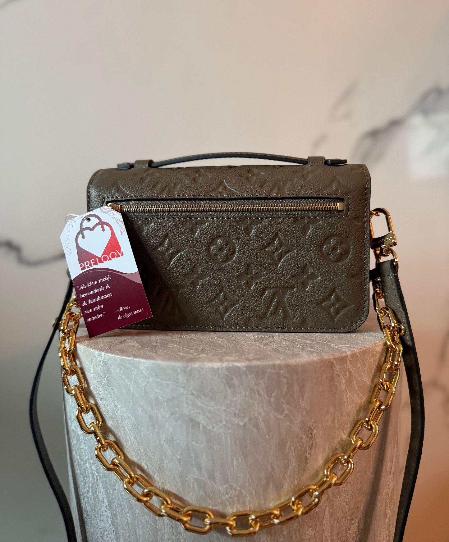 Louis Vuitton Pochette Metis East West Smoke M25910