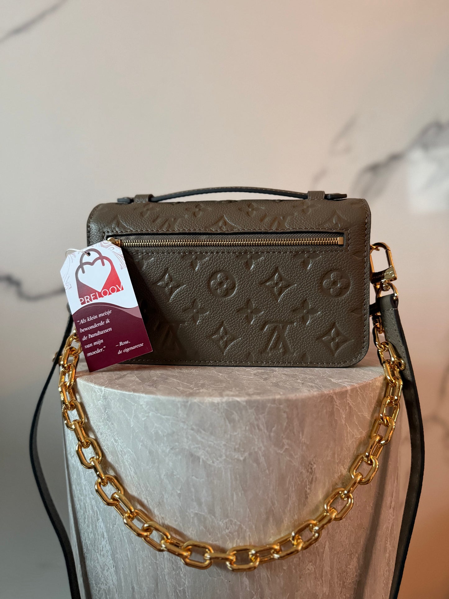 Louis Vuitton Pochette Metis East West Smoke M25910