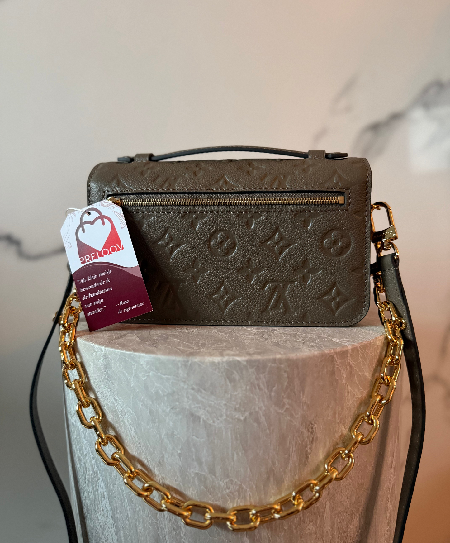 Louis Vuitton Pochette Metis East West Smoke M25910