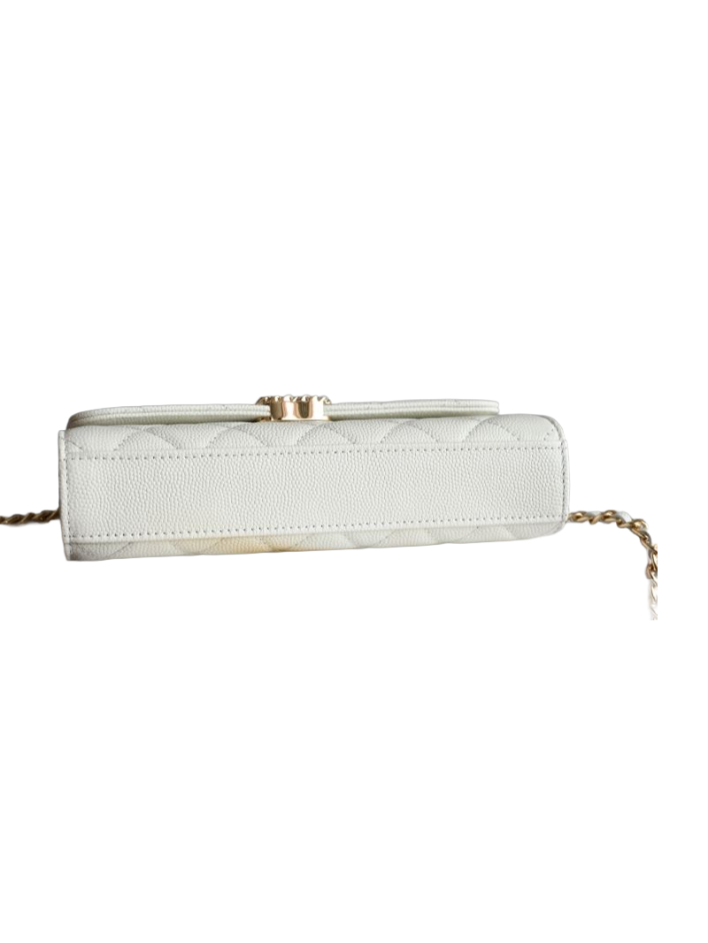 Chanel Kelly S25 – Wit Caviar Leder met Gevlochten CC & Handvat – Preloved Designer Top-Handle Bag