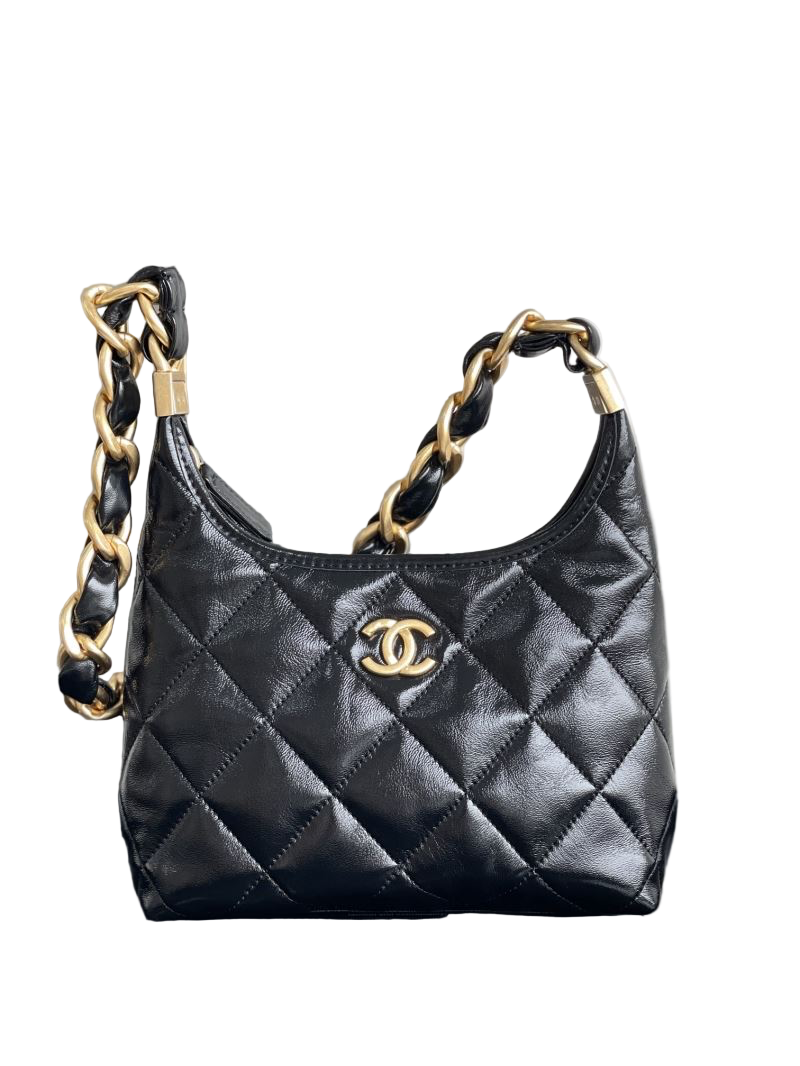 Chanel Small Hobo Bag 2024/25 – Zwart Glanzend Lamsleer met Goudkleurig Metaal | Métiers d’art Collectie