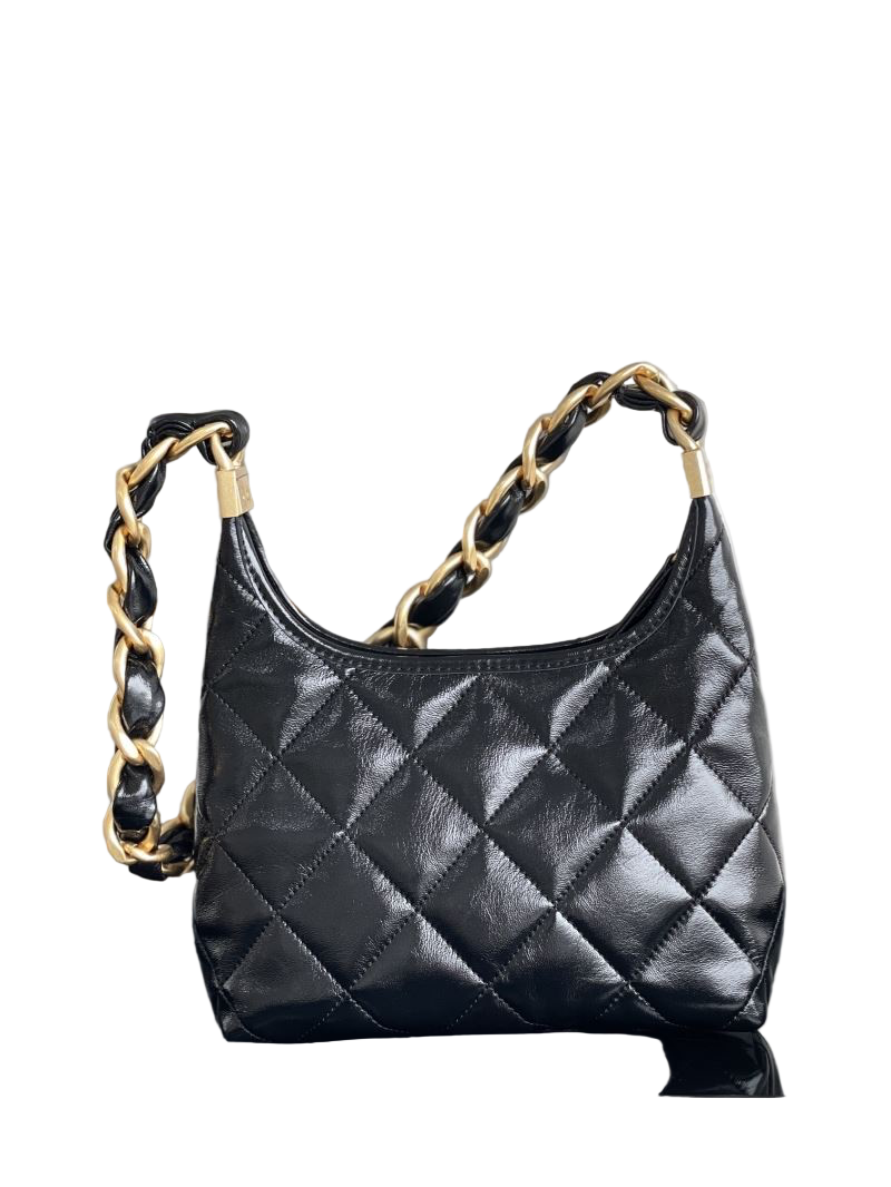 Chanel Small Hobo Bag 2024/25 – Zwart Glanzend Lamsleer met Goudkleurig Metaal | Métiers d’art Collectie