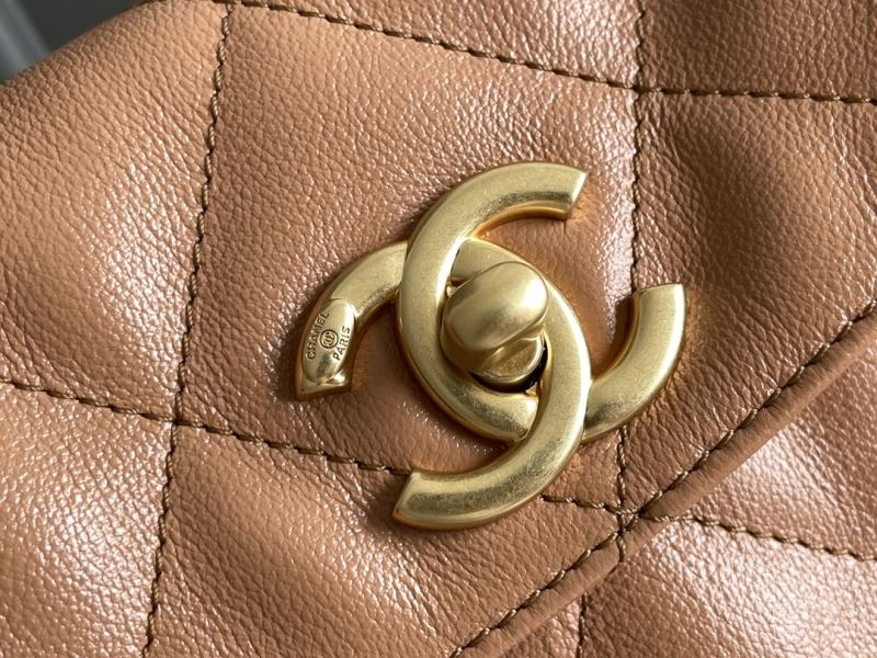 Chanel Double Pocket Hobo Bag Caramel schoudertas Calfskin | Brushed Gold Hardware