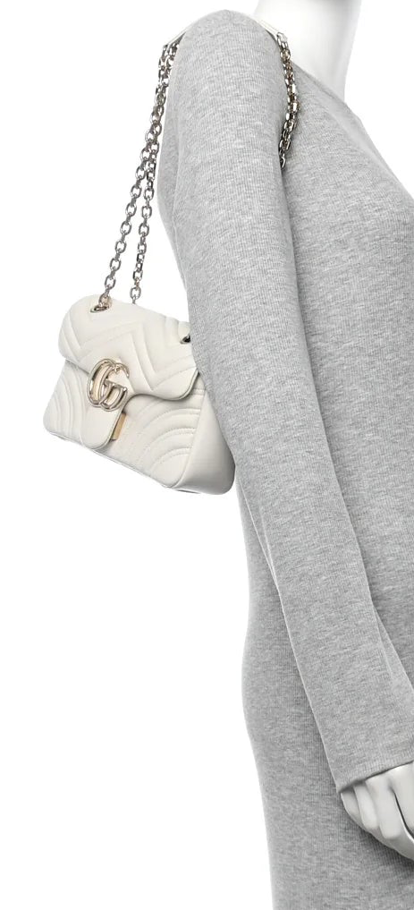 Gucci Marmont Tasche für Damen – Neues Modell 2025, kleine Schultertasche, Matelassé, Weiß • Gebraucht