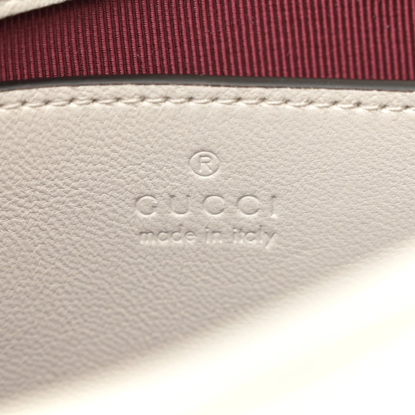 Gucci Marmont Tasche für Damen – Neues Modell 2025, kleine Schultertasche, Matelassé, Weiß • Gebraucht