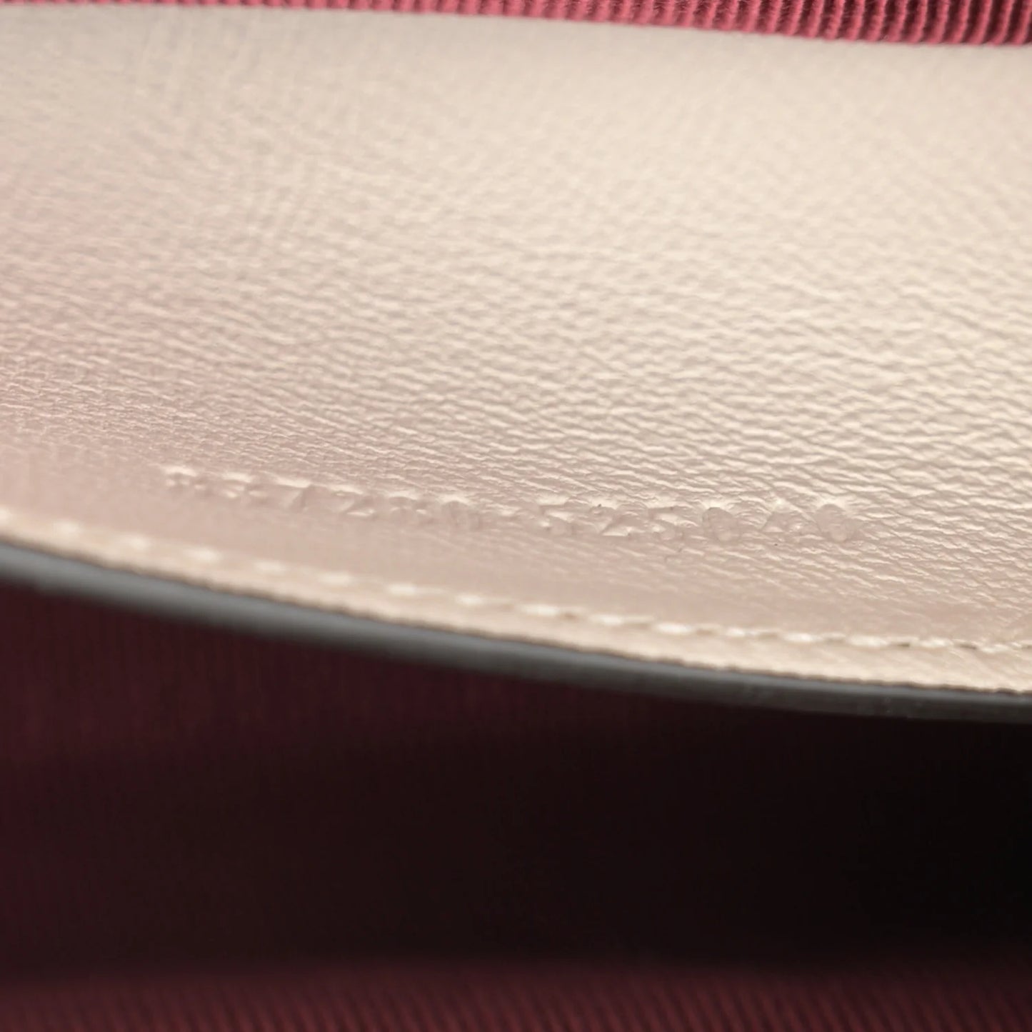 Gucci Marmont Tasche für Damen – Neues Modell 2025, kleine Schultertasche, Matelassé, Weiß • Gebraucht