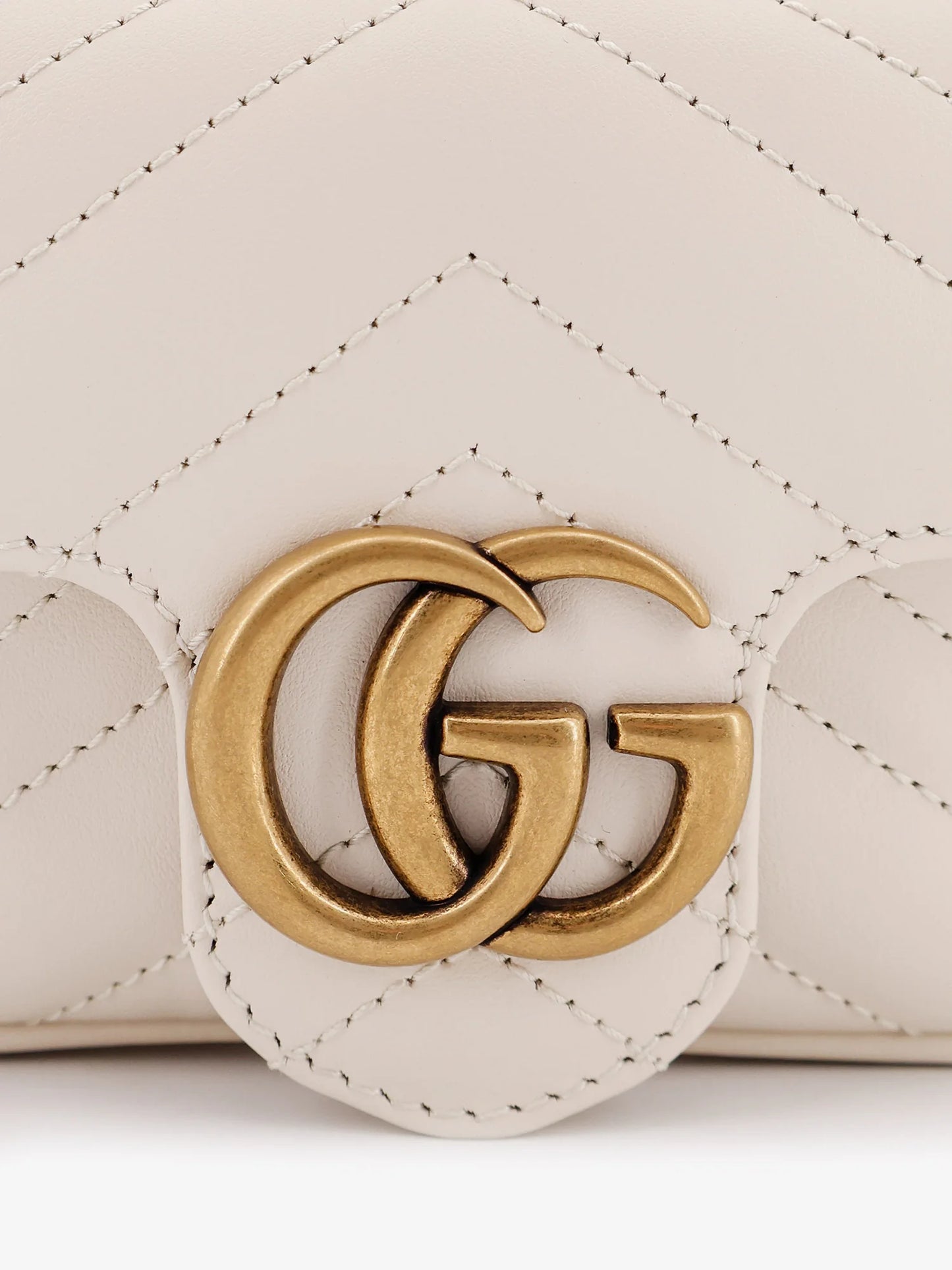 Gucci Marmont Mini White 2024 Damen-Schultertasche Matelassé • Gebraucht