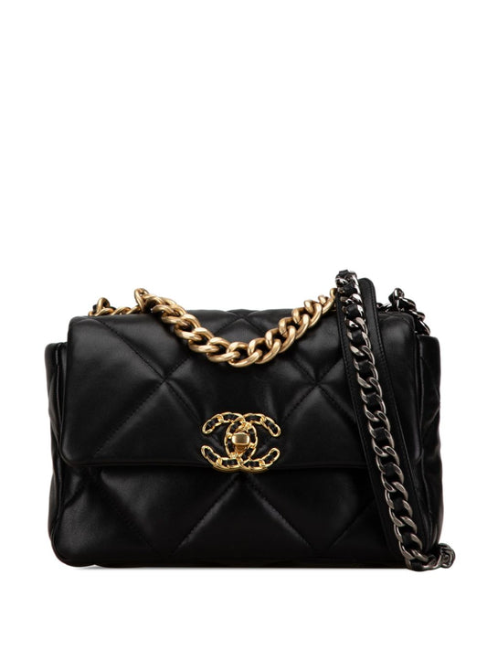 Chanel Small 19 Flap Bag Zwart Lamsleer 2023
