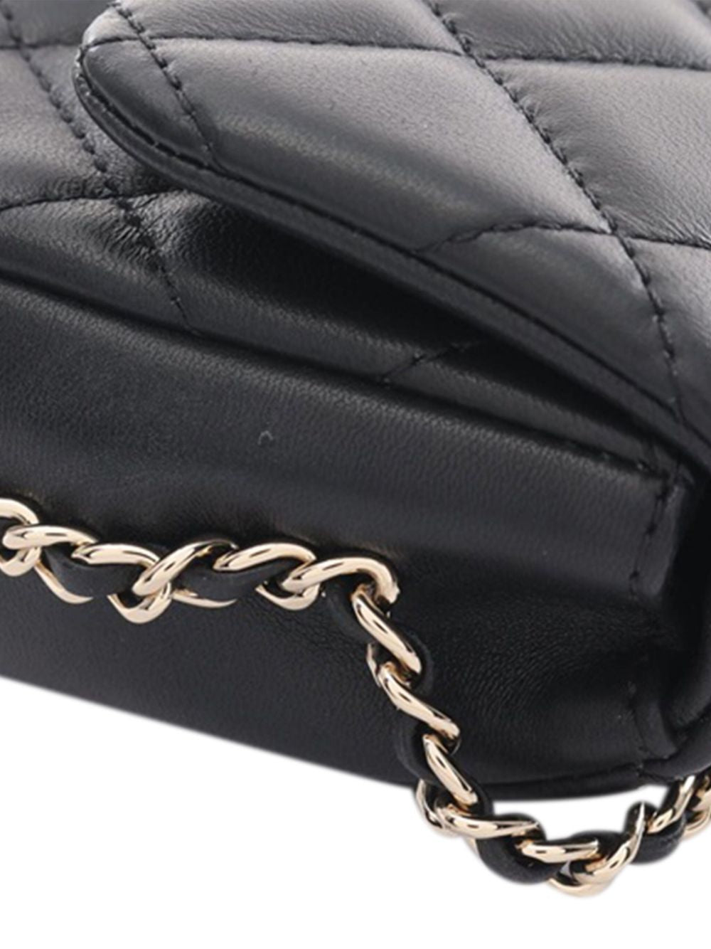 Chanel Mini-Flap aus gestepptem Lammleder „My Precious Pearls“ in Schwarz (2021)
